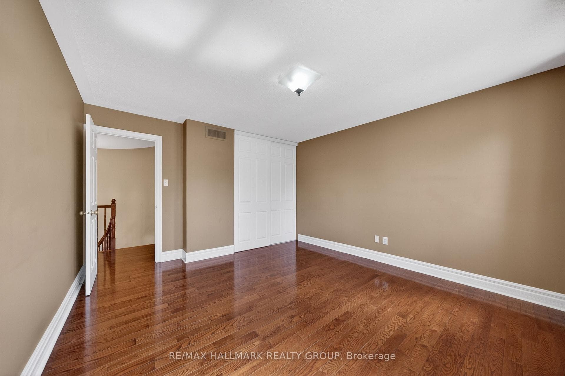 2030 Cherington Crescent photo 31