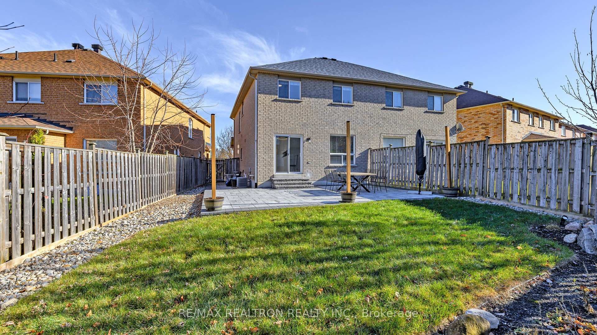 16 Cobblehill Court photo 34