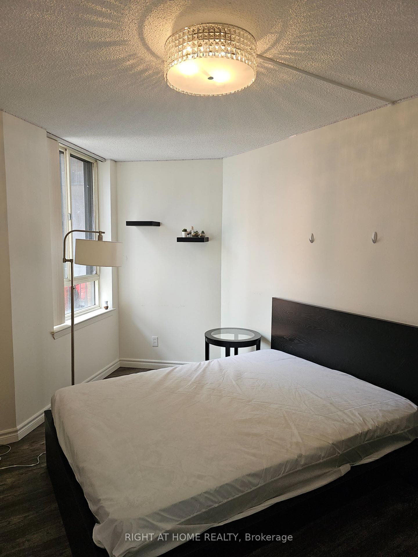633 Bay Street Unit 1023 photo 18