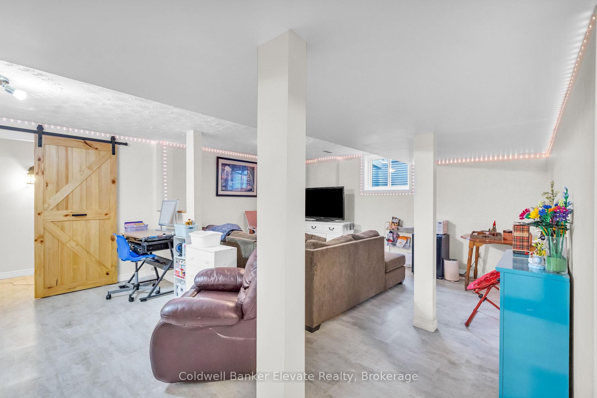 359 Lexington Road photo 32