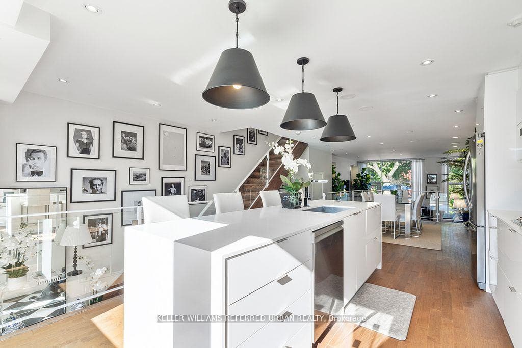 152 Stanley Avenue photo 9
