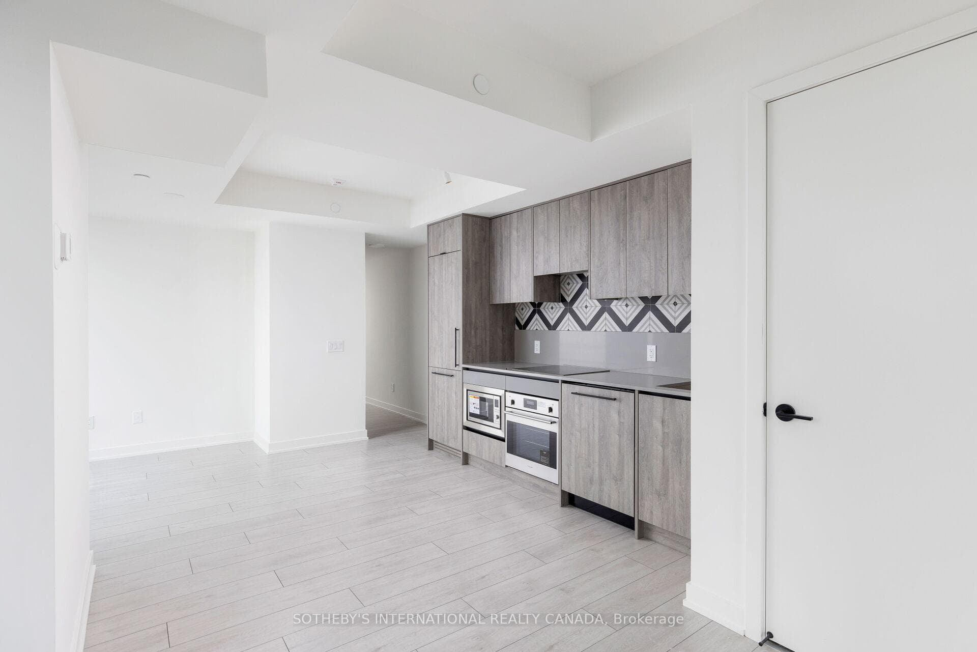 5 Lakeview Avenue Unit 708 photo 2