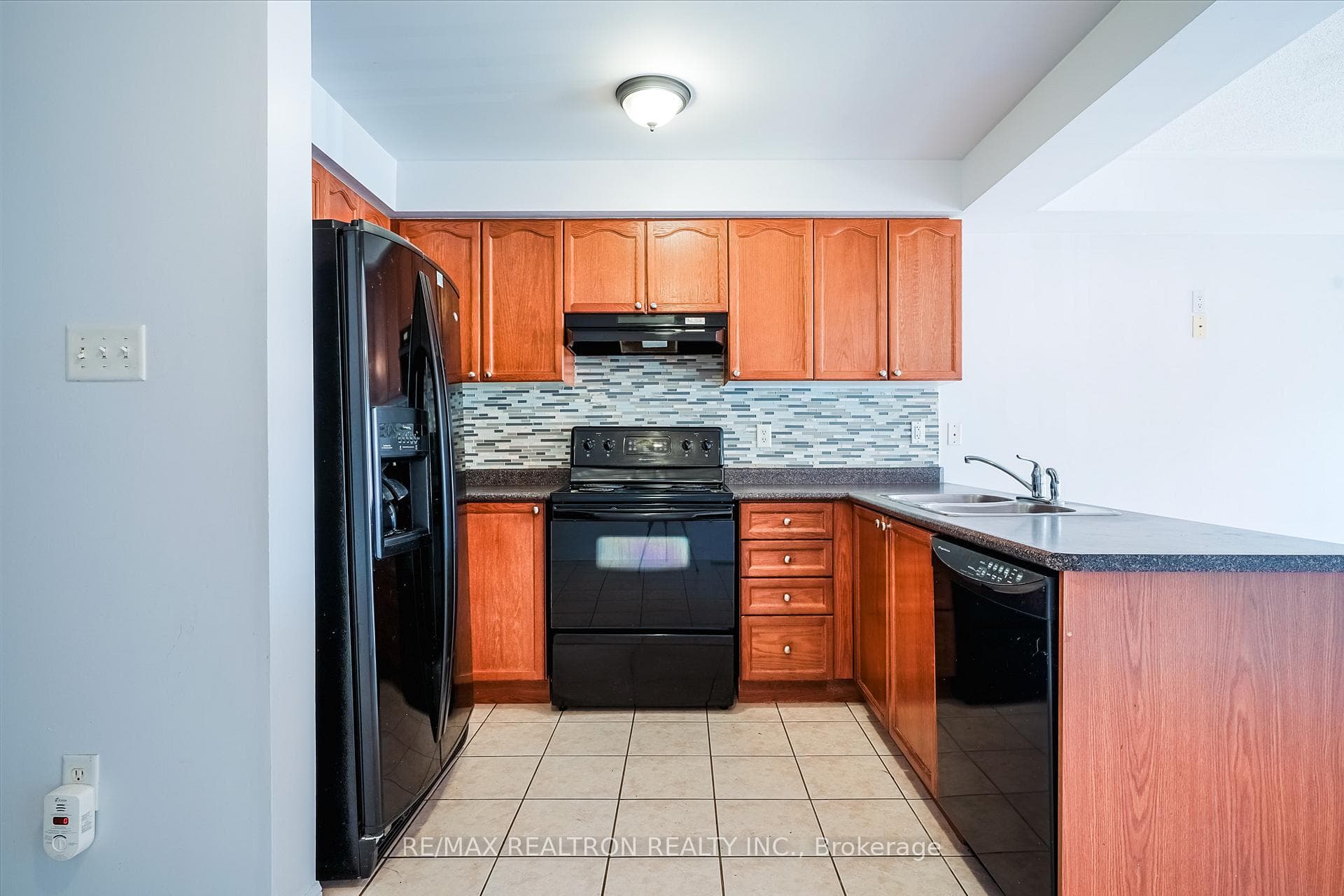 19 Coyote Crescent photo 10