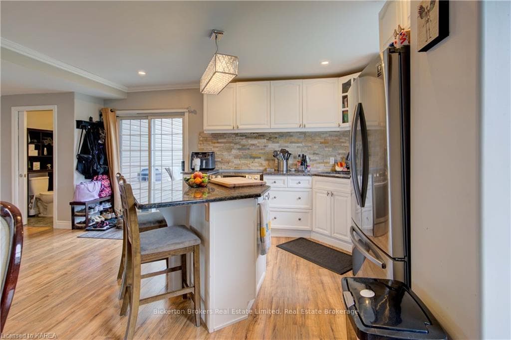 63 BROCK Street photo 20