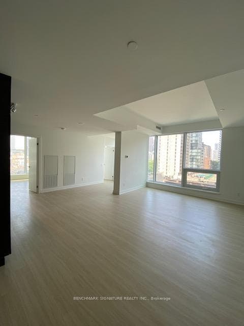 8 Wellesley Street Unit 805 photo 2