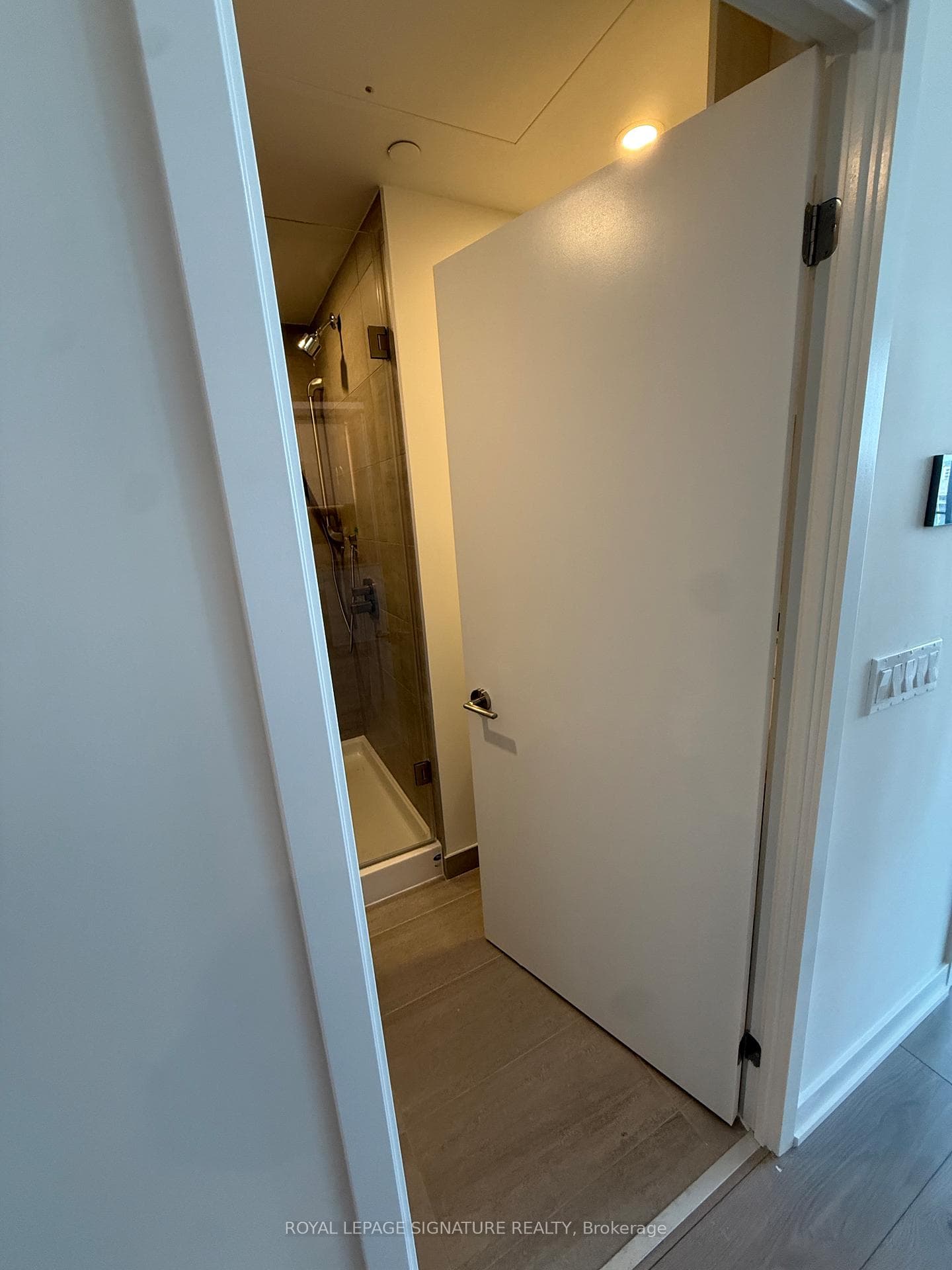 1 Fairview Road Unit 2006 photo 6