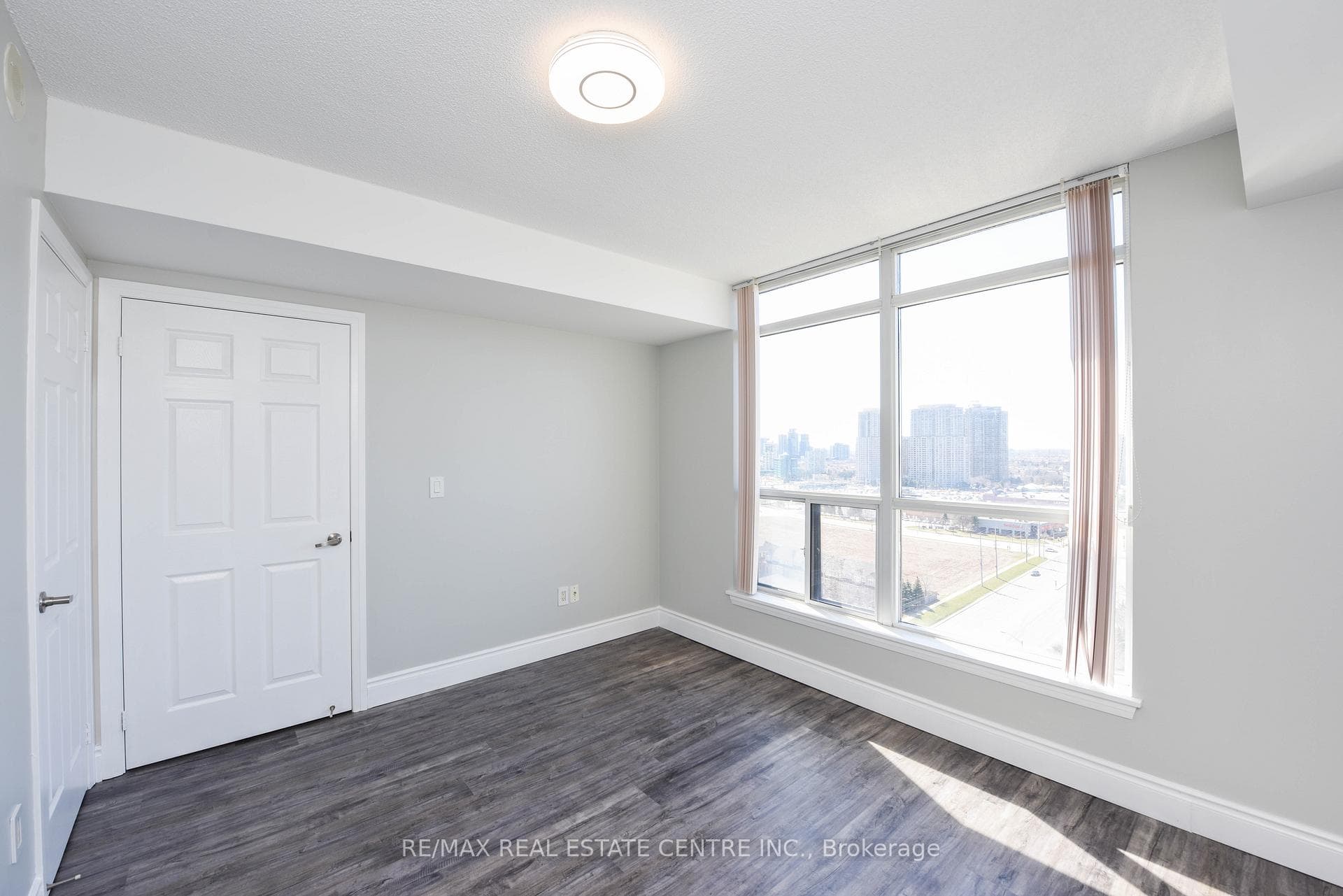 220 Forum Drive Unit 1805 photo 23
