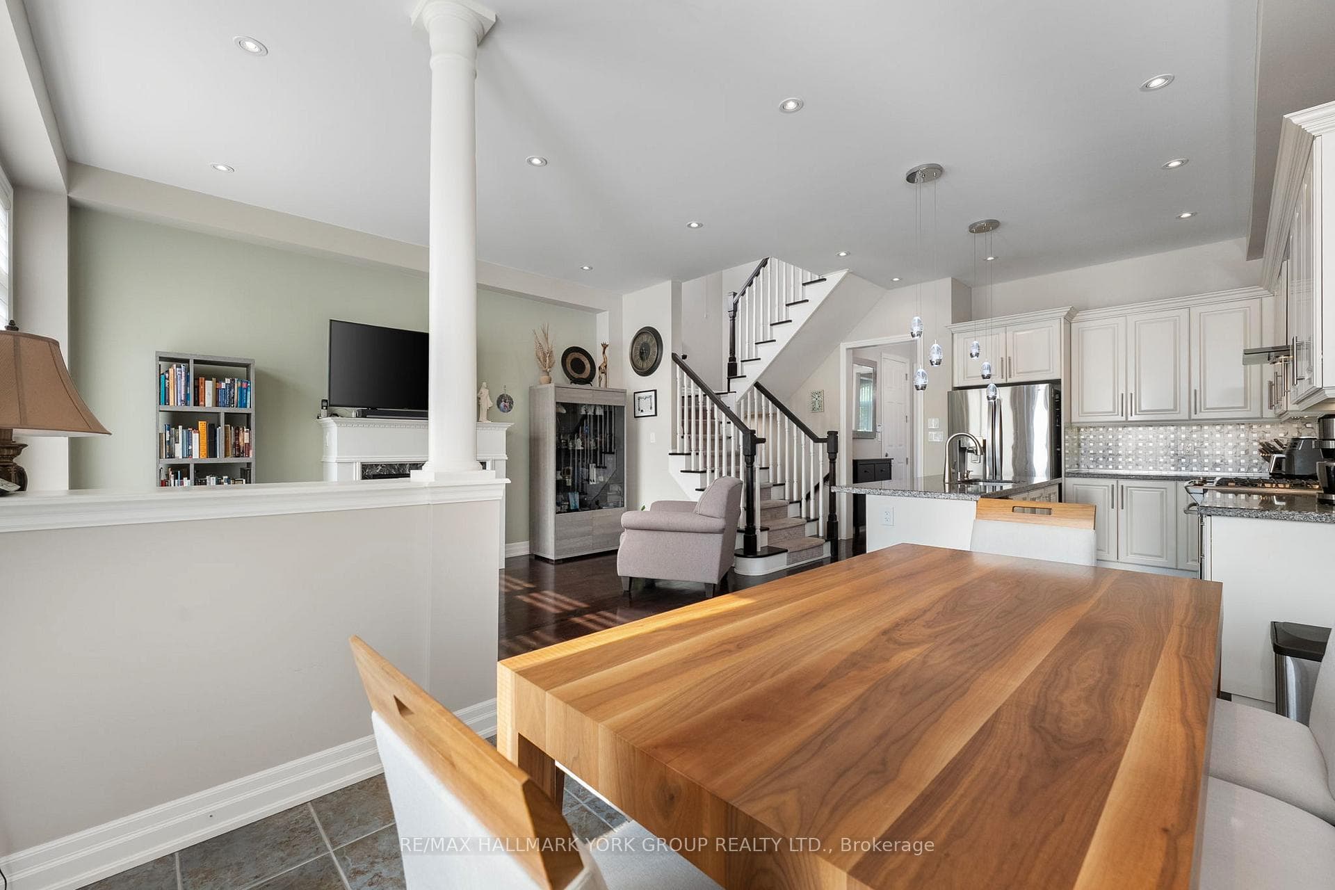 45 Robert Berry Crescent photo 15