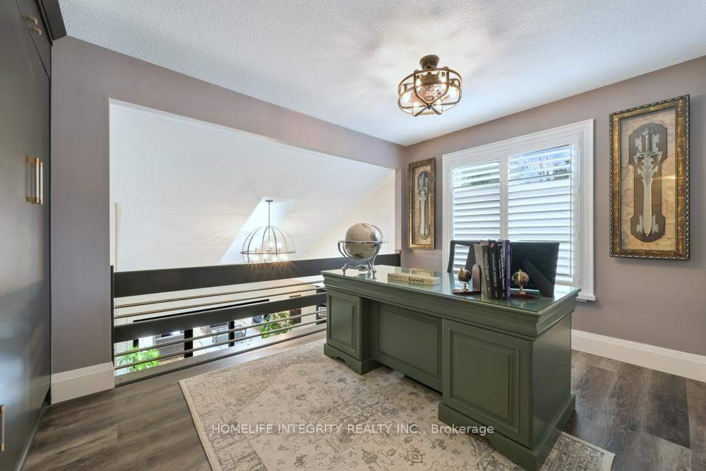 LOFT/OFFICE