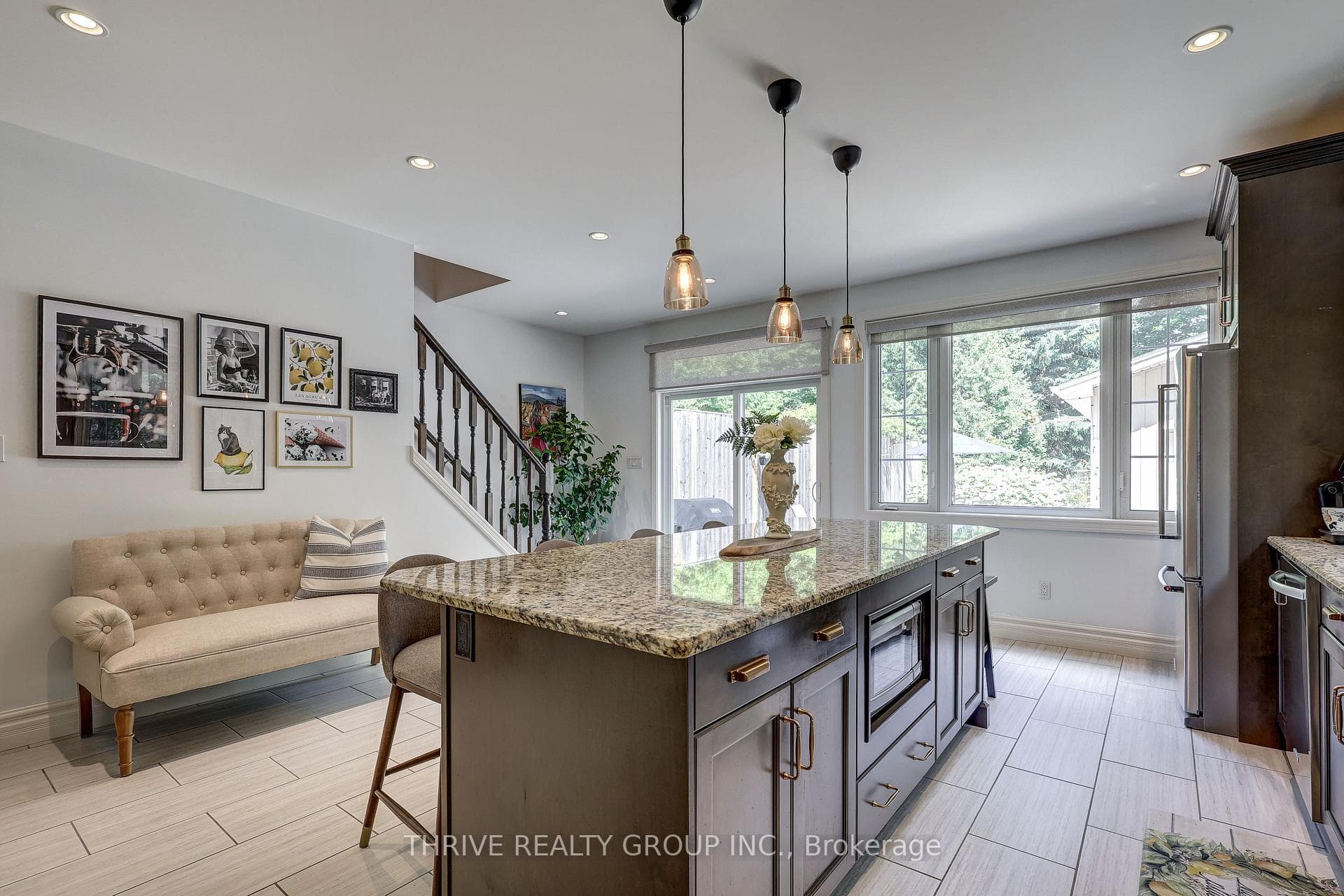 866 William Street photo 28