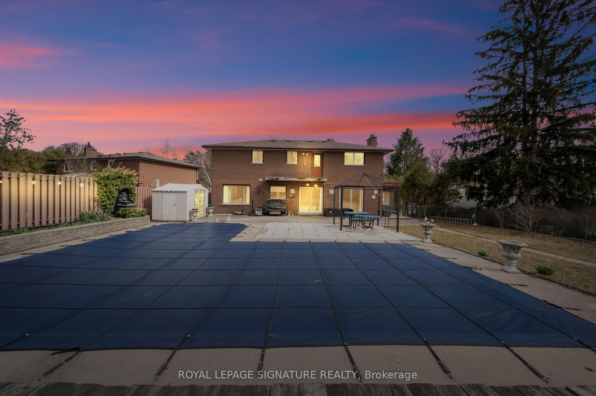 225 Pinetree Way photo 32