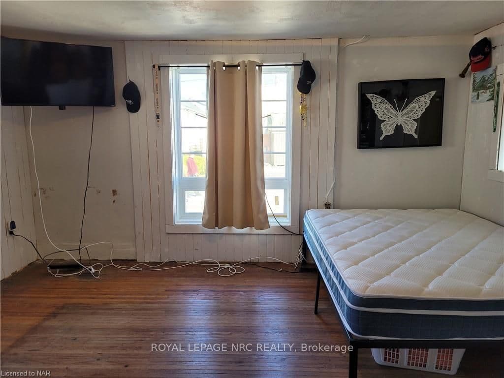 11 ALBINA Street photo 14