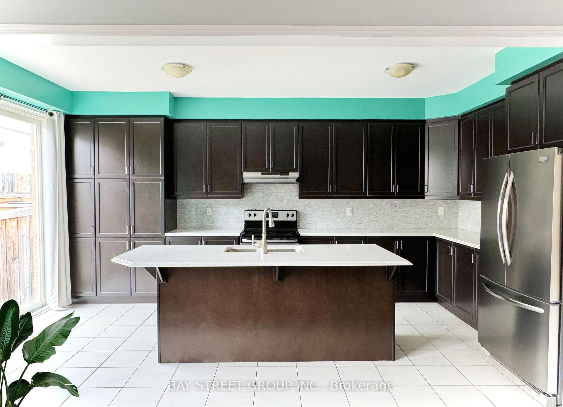 1091 Biason Circle photo 3
