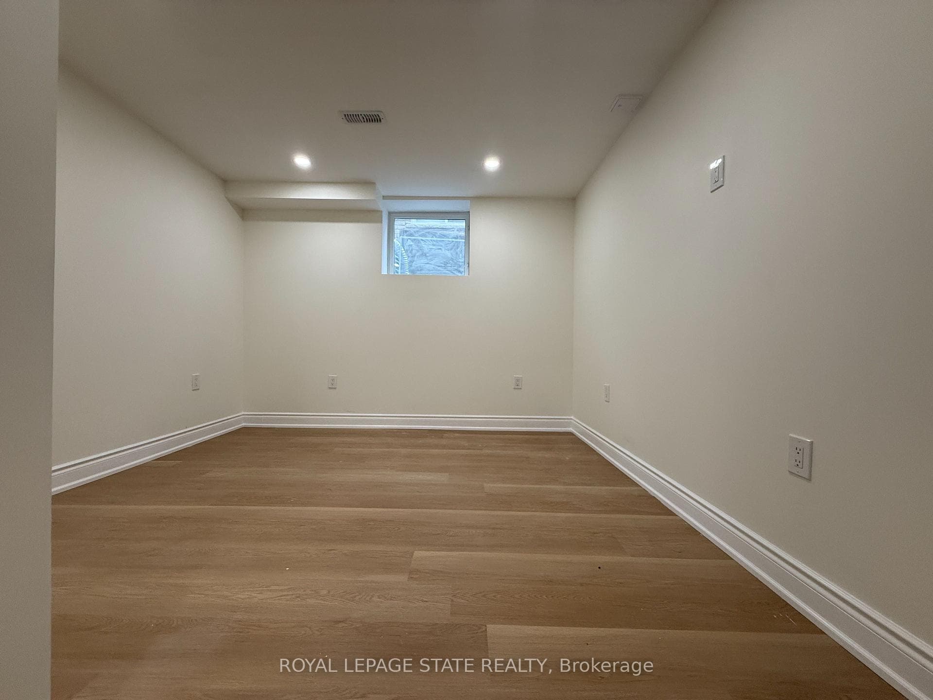 4 Waterside Drive Unit LOWER UNIT photo 12