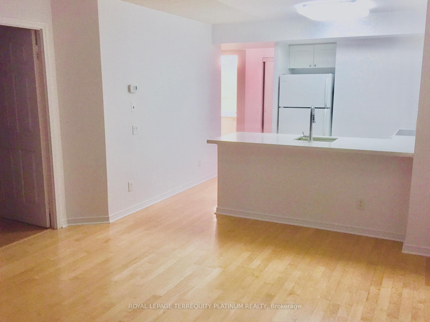 28 Harrison Garden Boulevard Unit 1812 photo 7