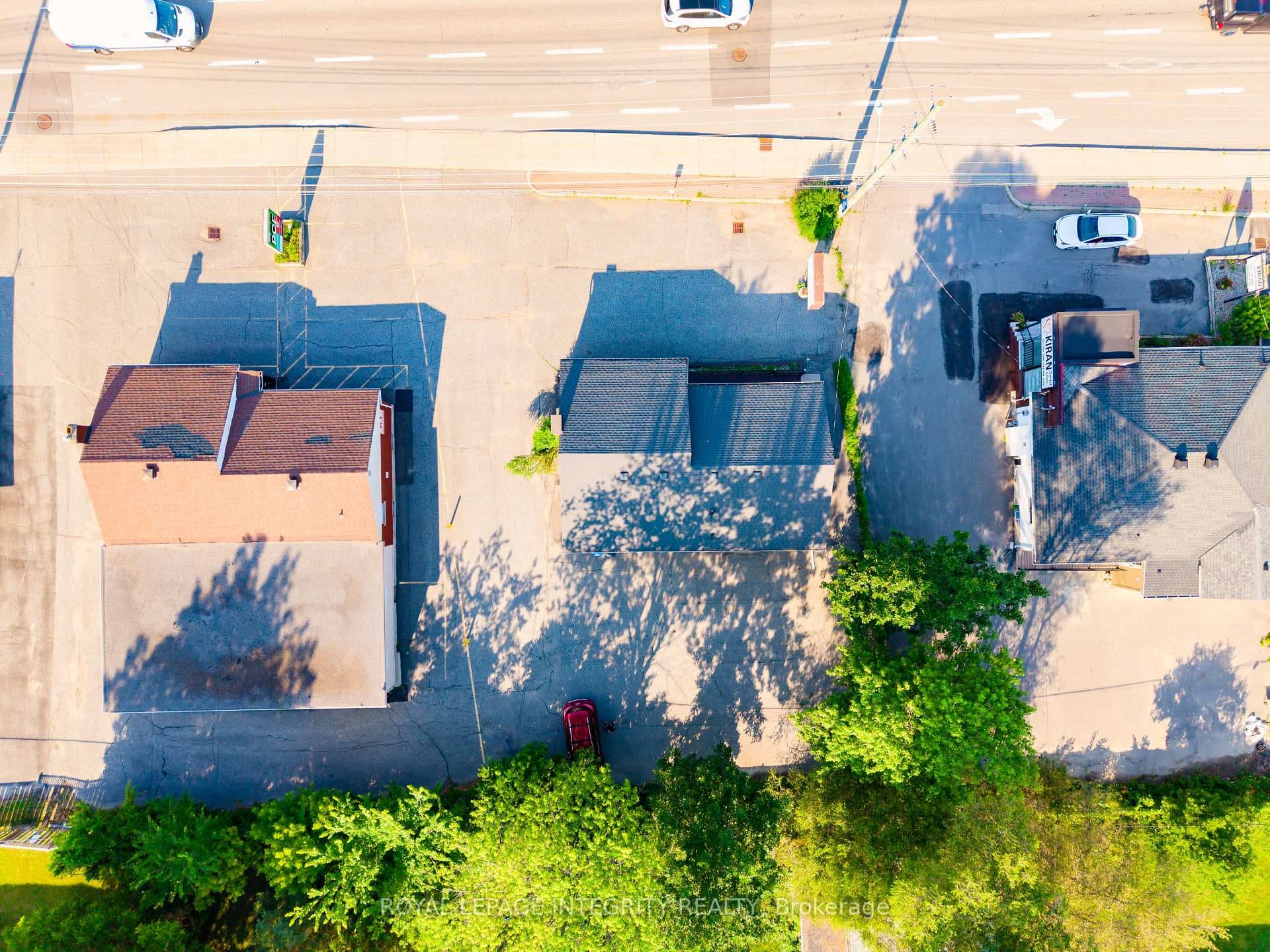 1443 Woodroffe Avenue photo 11