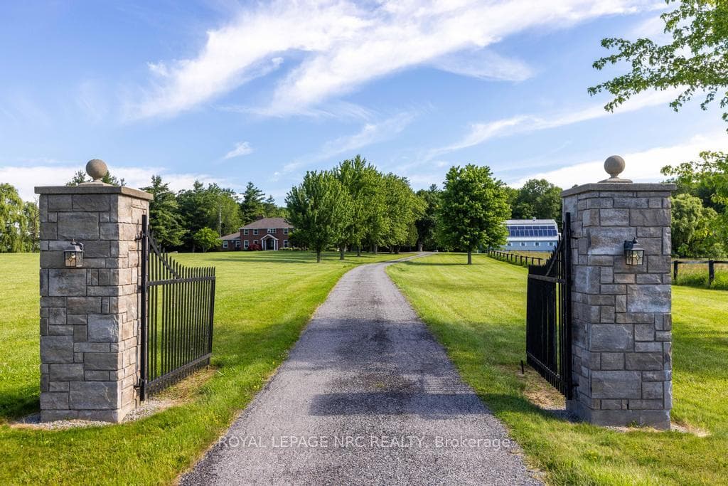295 Sawmill Road photo 5