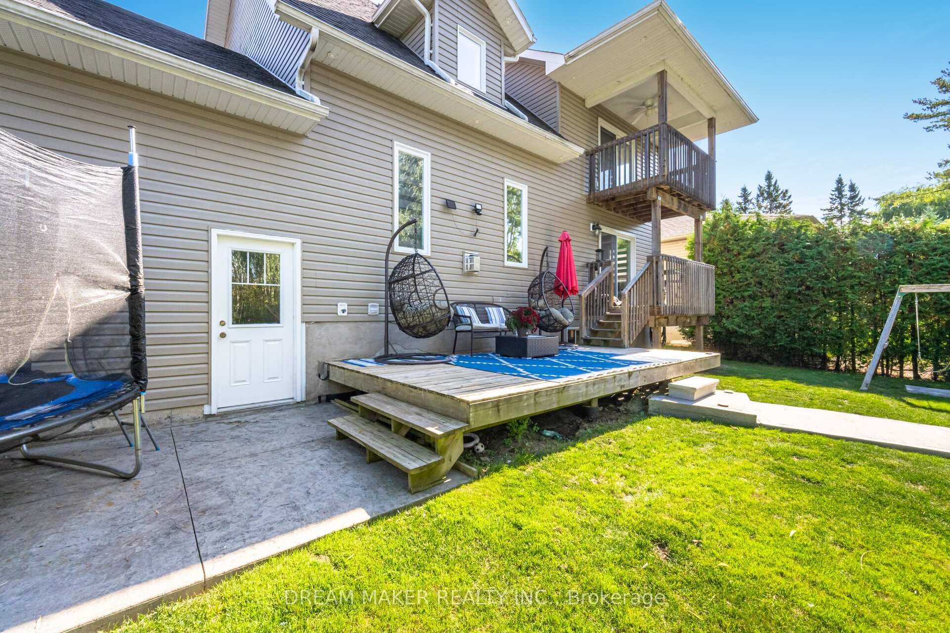 756 Third Avenue photo 45