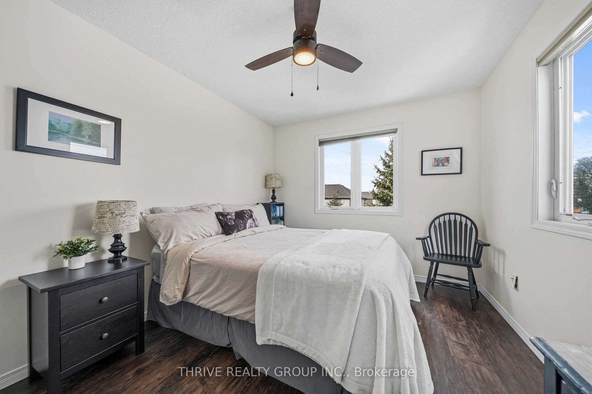 582 HYDE PARK Road Unit 2 photo 21