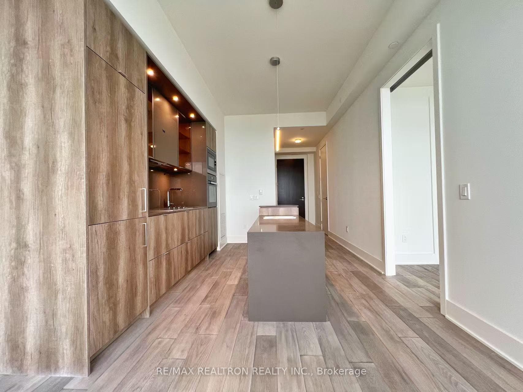11 Yorkville Avenue Unit 6101 photo 8