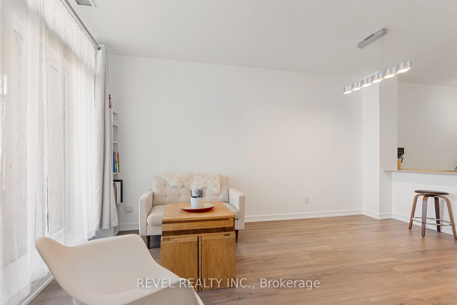 8 Trent Avenue Unit 201 photo 7