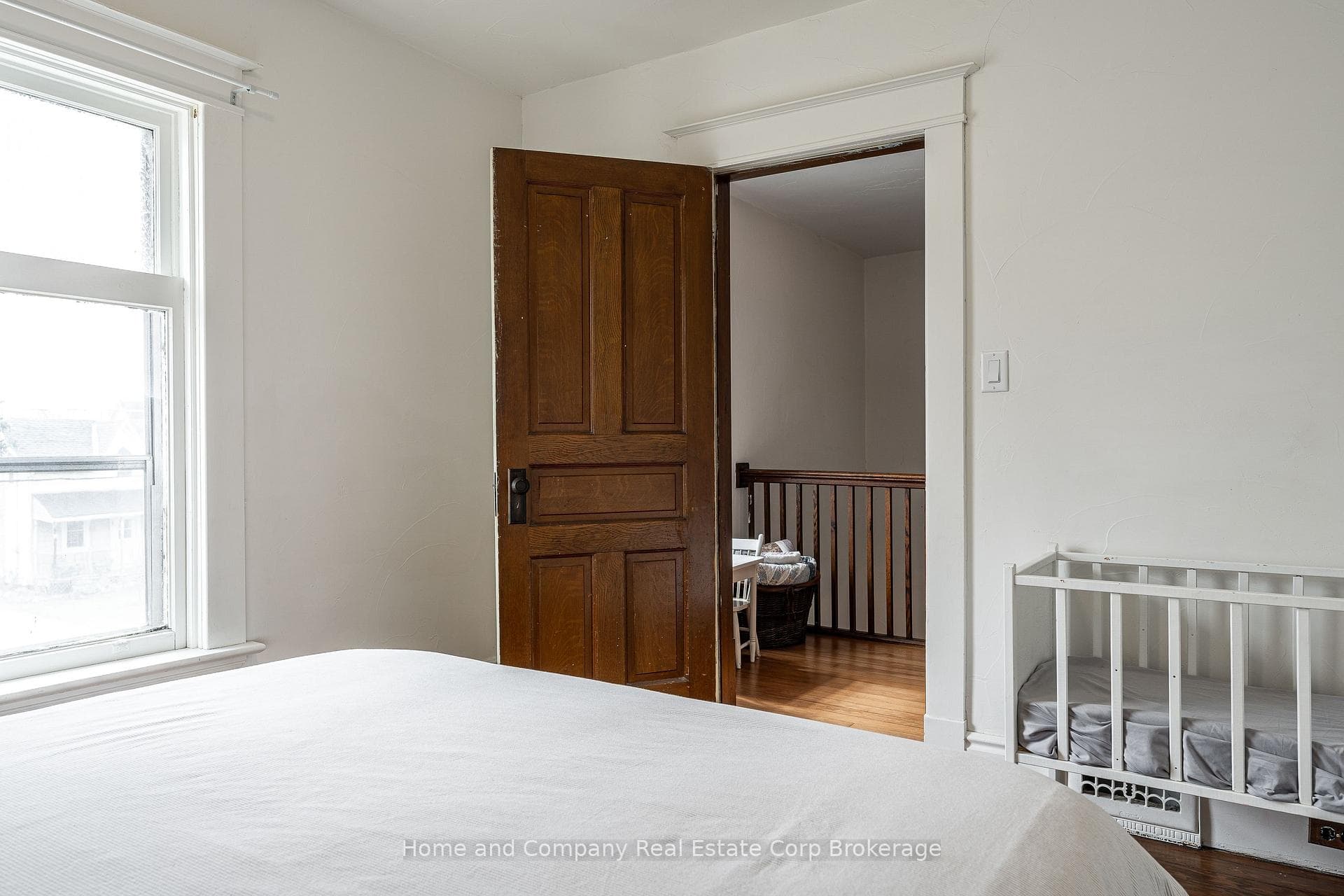 211 Queen Street photo 19