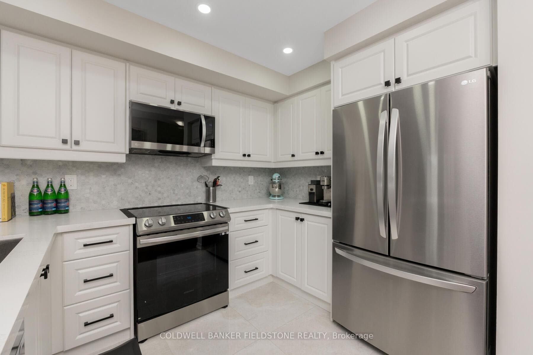 39 Golden Springs Drive photo 8