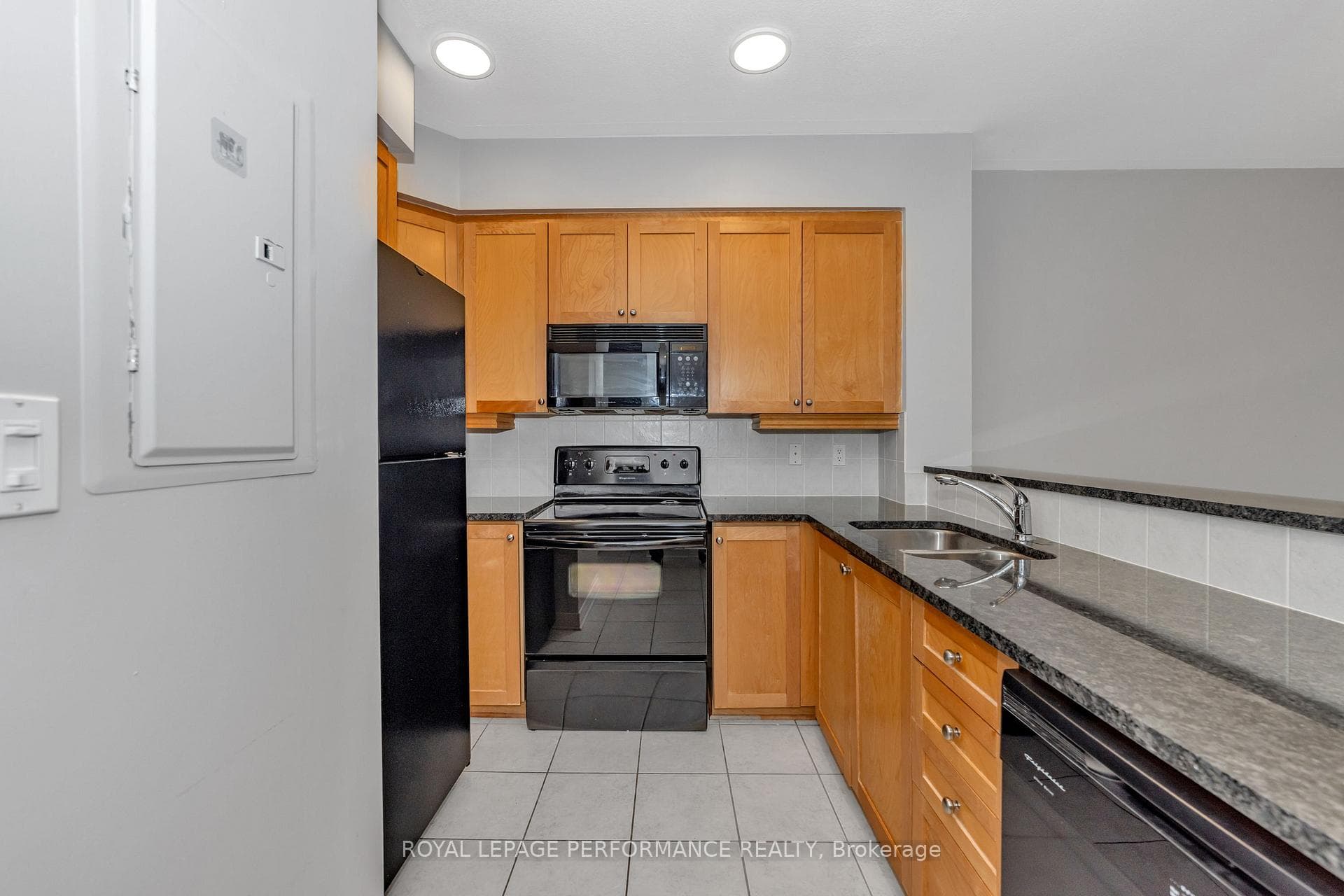 570 Laurier Avenue Unit 604 photo 7