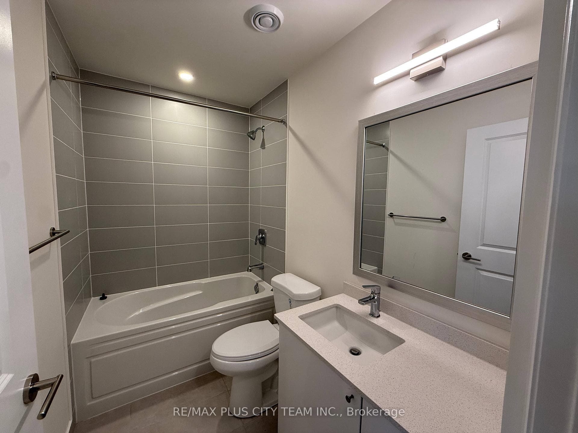 3270 Sheppard Avenue Unit 1725 photo 15