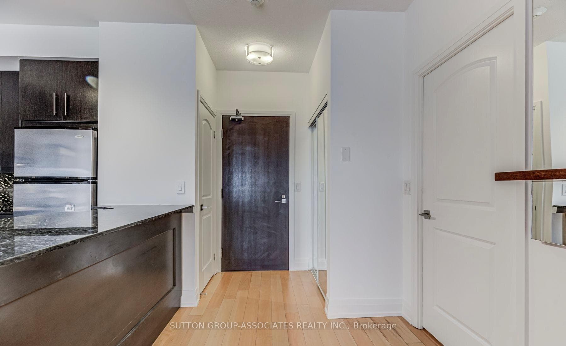 1 De Boers Drive Unit PH8 photo 3