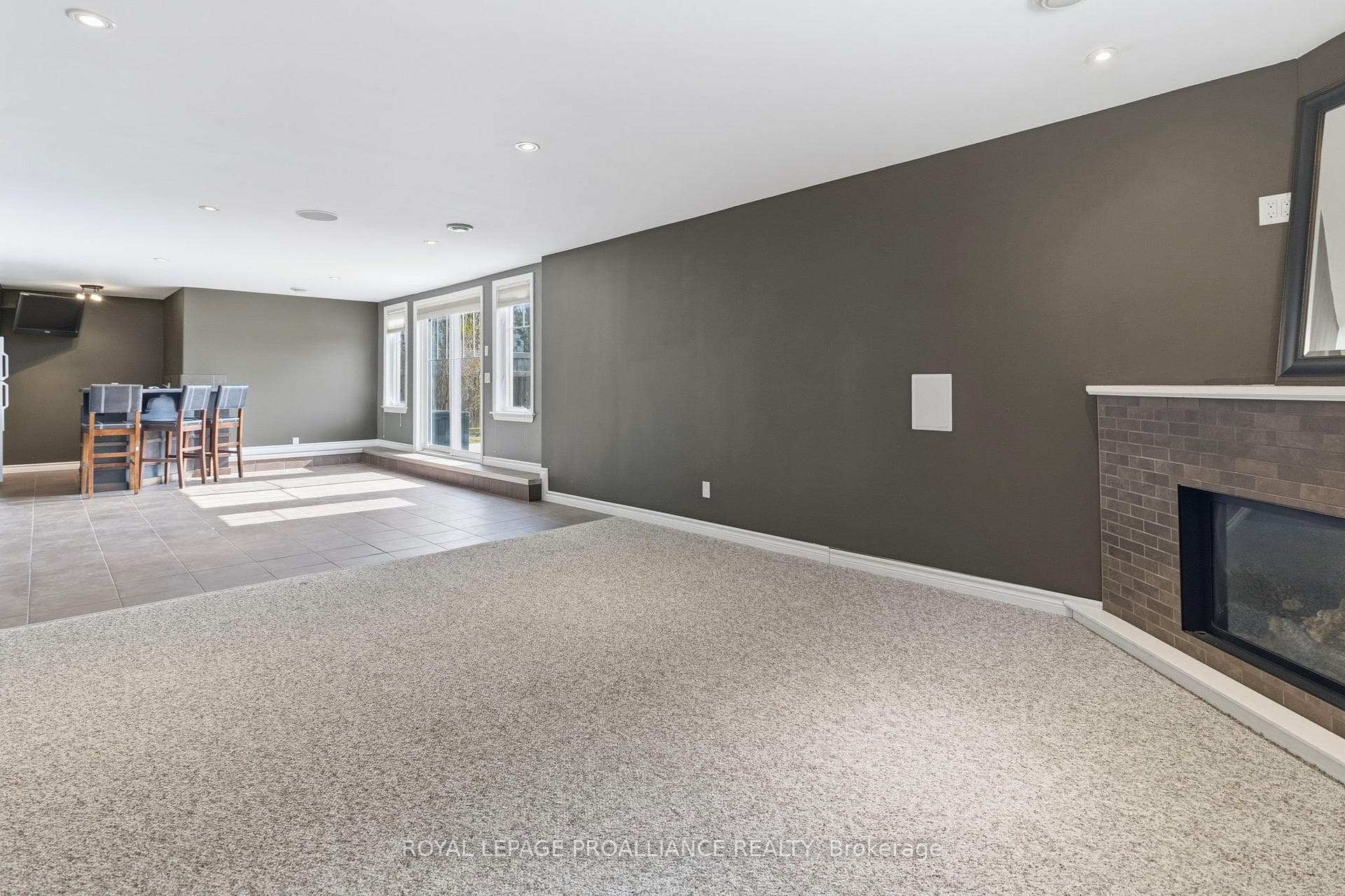 403 Brock Street photo 34