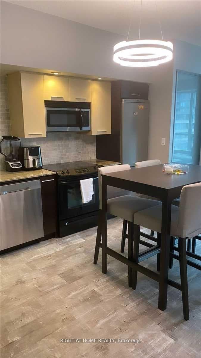 8 Telegram Mews Unit 306 photo 3