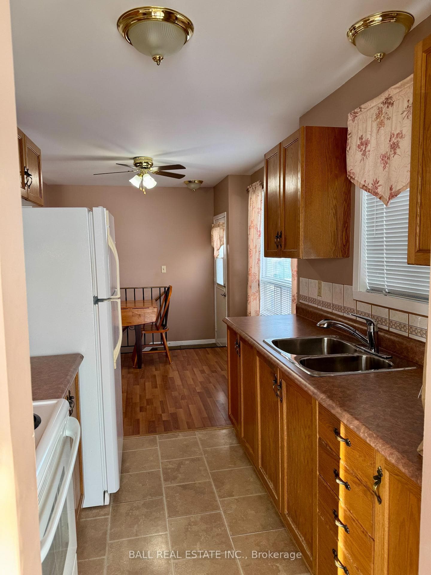 807 Laflin Avenue photo 12