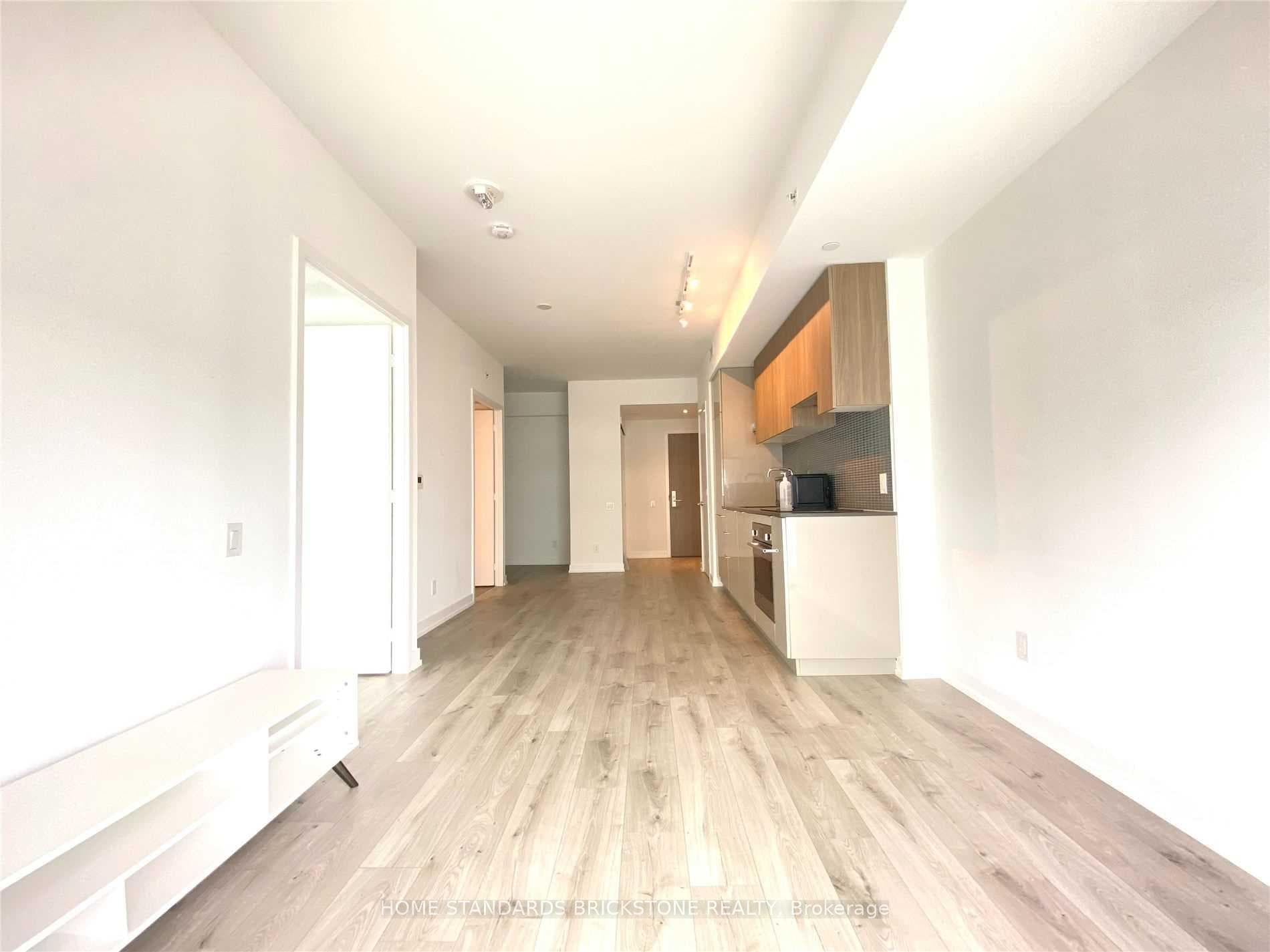 161 Roehampton Avenue Unit 1608 photo 11
