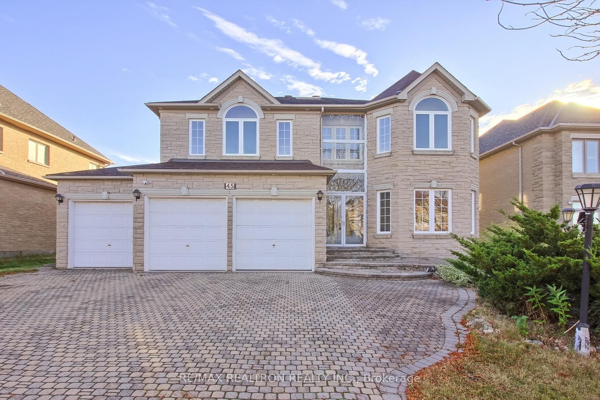 45 Frybrook Crescent photo 1