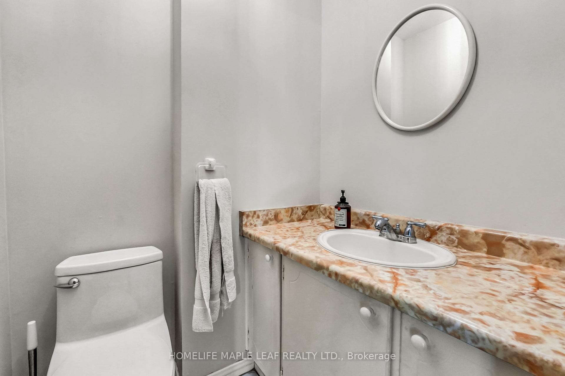 14 Manitou Crescent photo 14