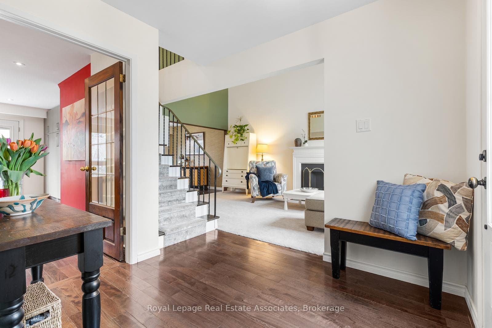 3374 Tallmast Crescent photo 4