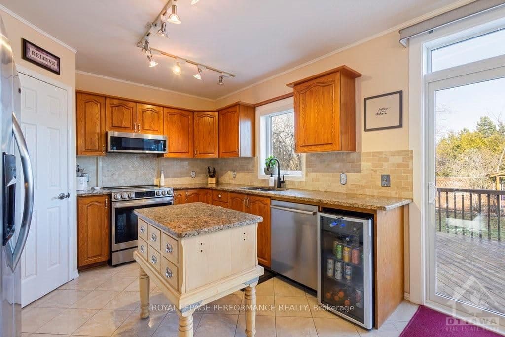 1843 CELESTE Way photo 10