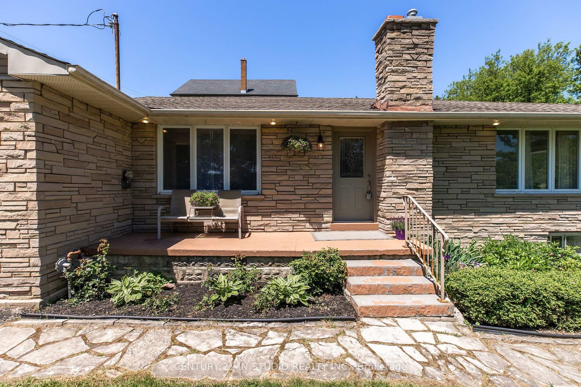 233 GARAFRAXA Street photo 12