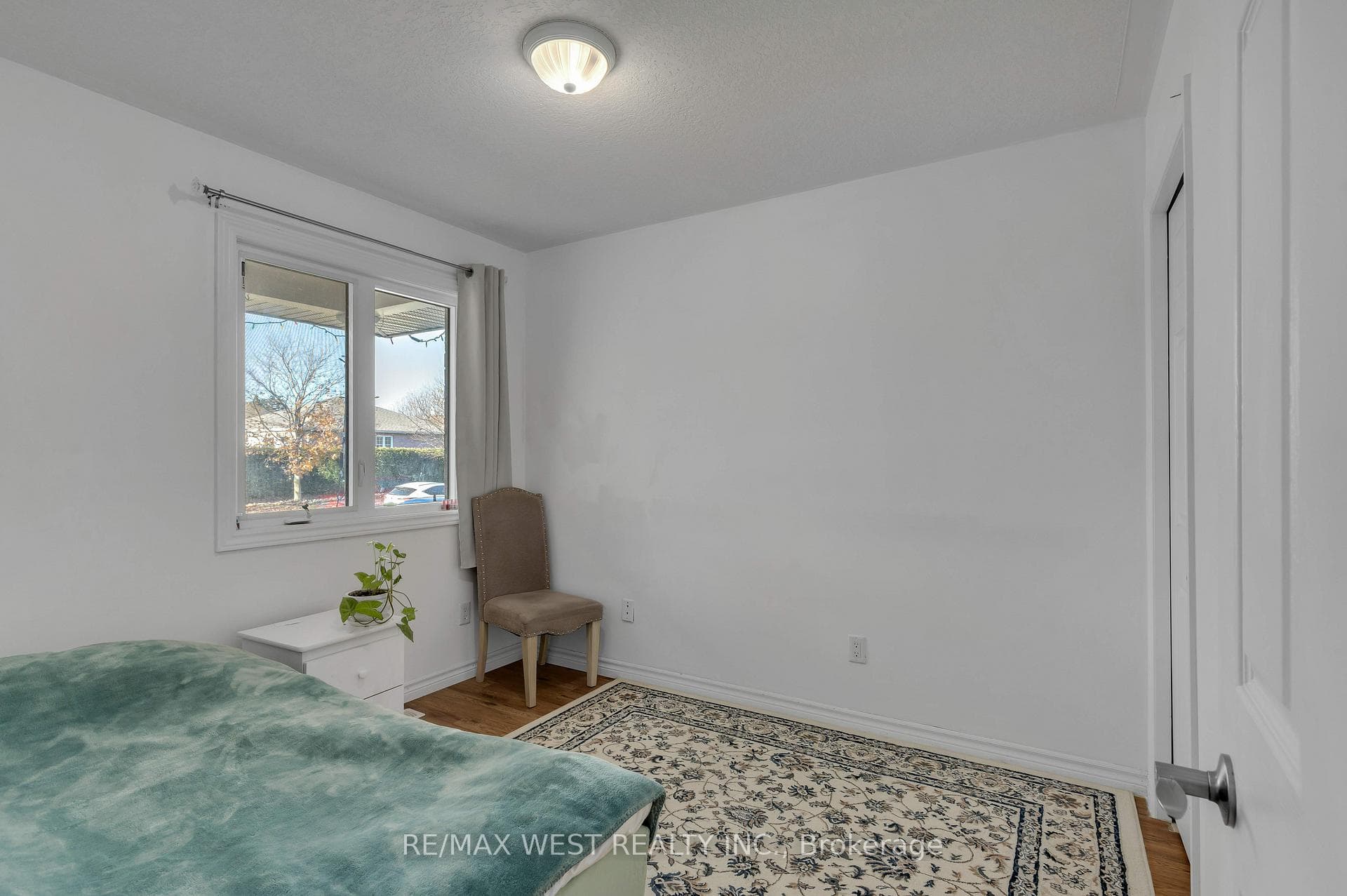 1059 Greenwood Park photo 16