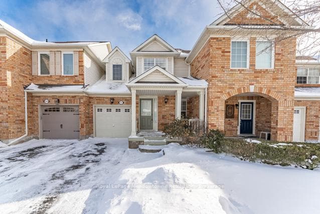 1637 Stover Crescent photo 2