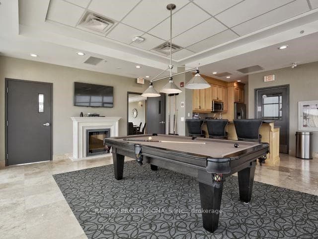 205 Lakeshore Road Unit 210 photo 20