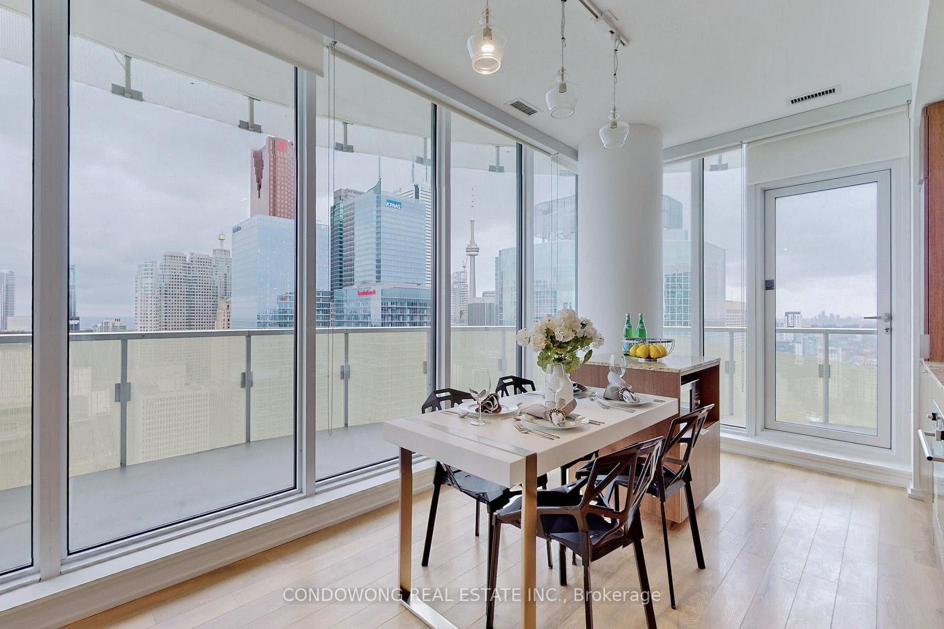 197 Yonge Street Unit 3608 photo 10