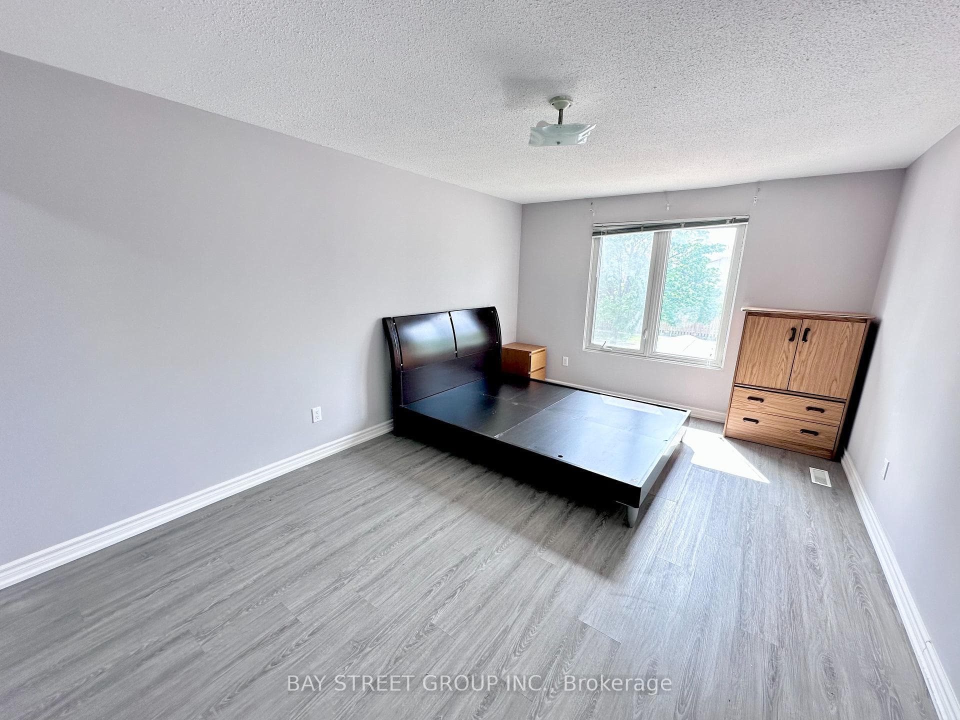 193 Silver Springs Boulevard photo 7