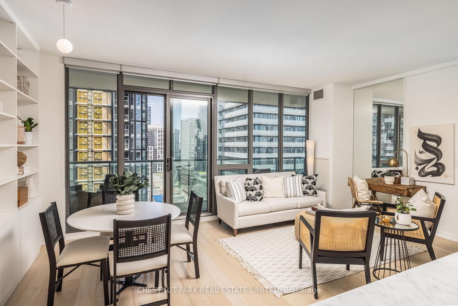 33 Lombard Street Unit 2106 photo 4