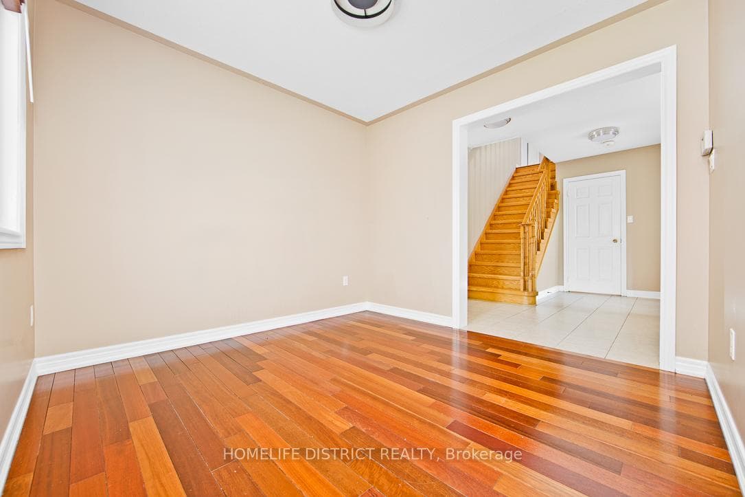 47 Ball Crescent photo 13