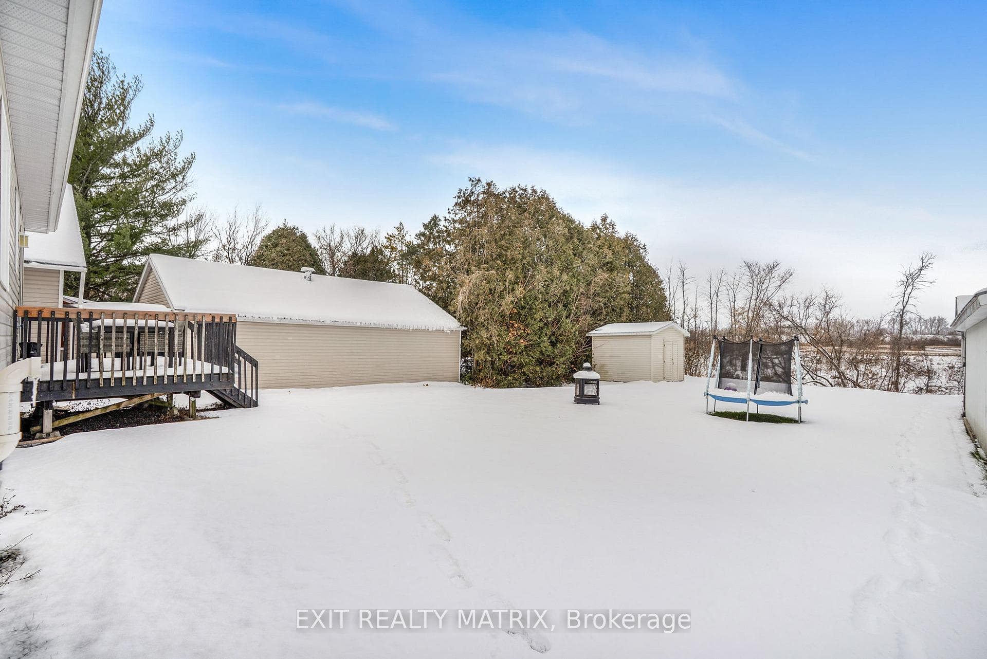 156 Longueuil Street photo 28