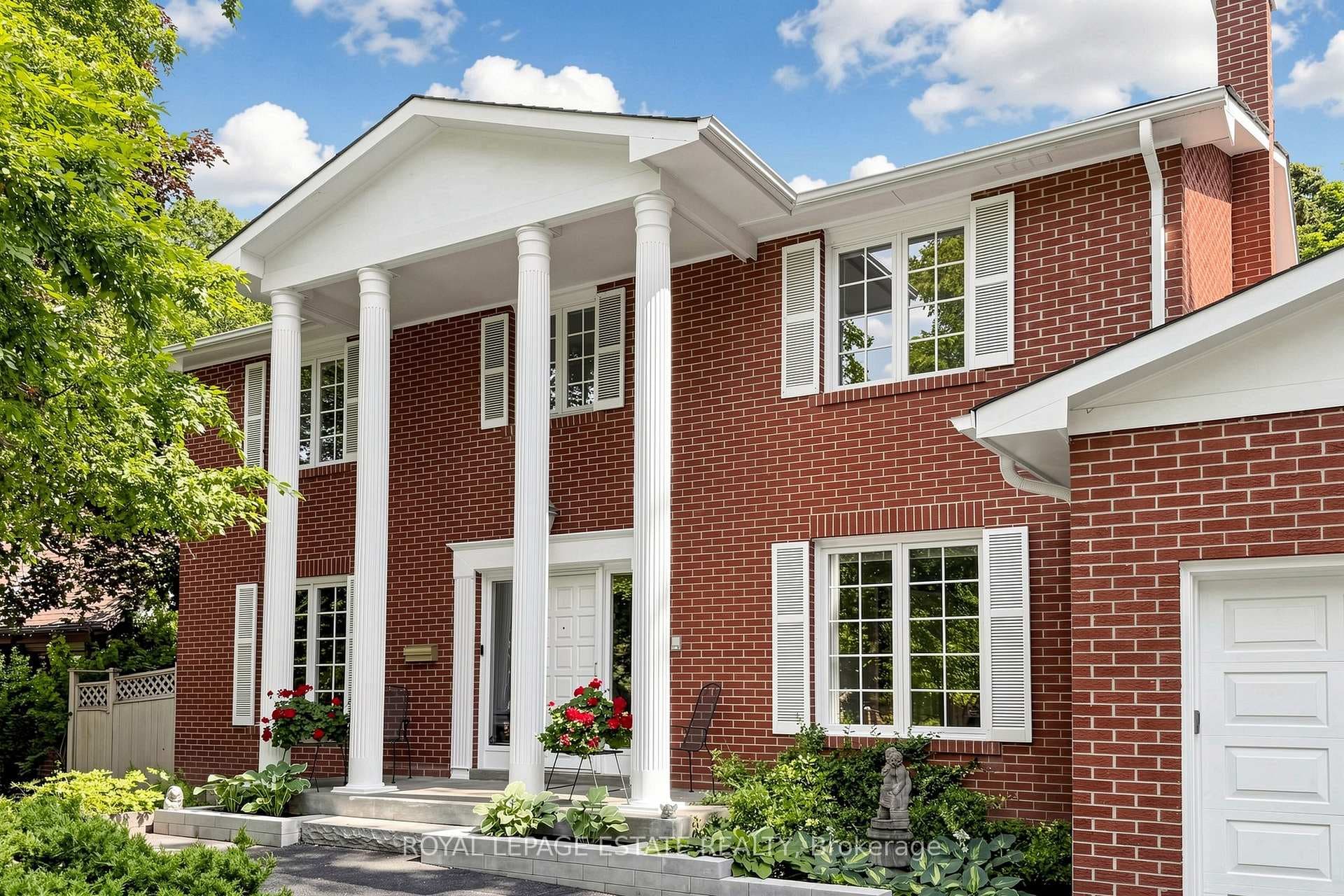 64 Hemingway Crescent photo 2