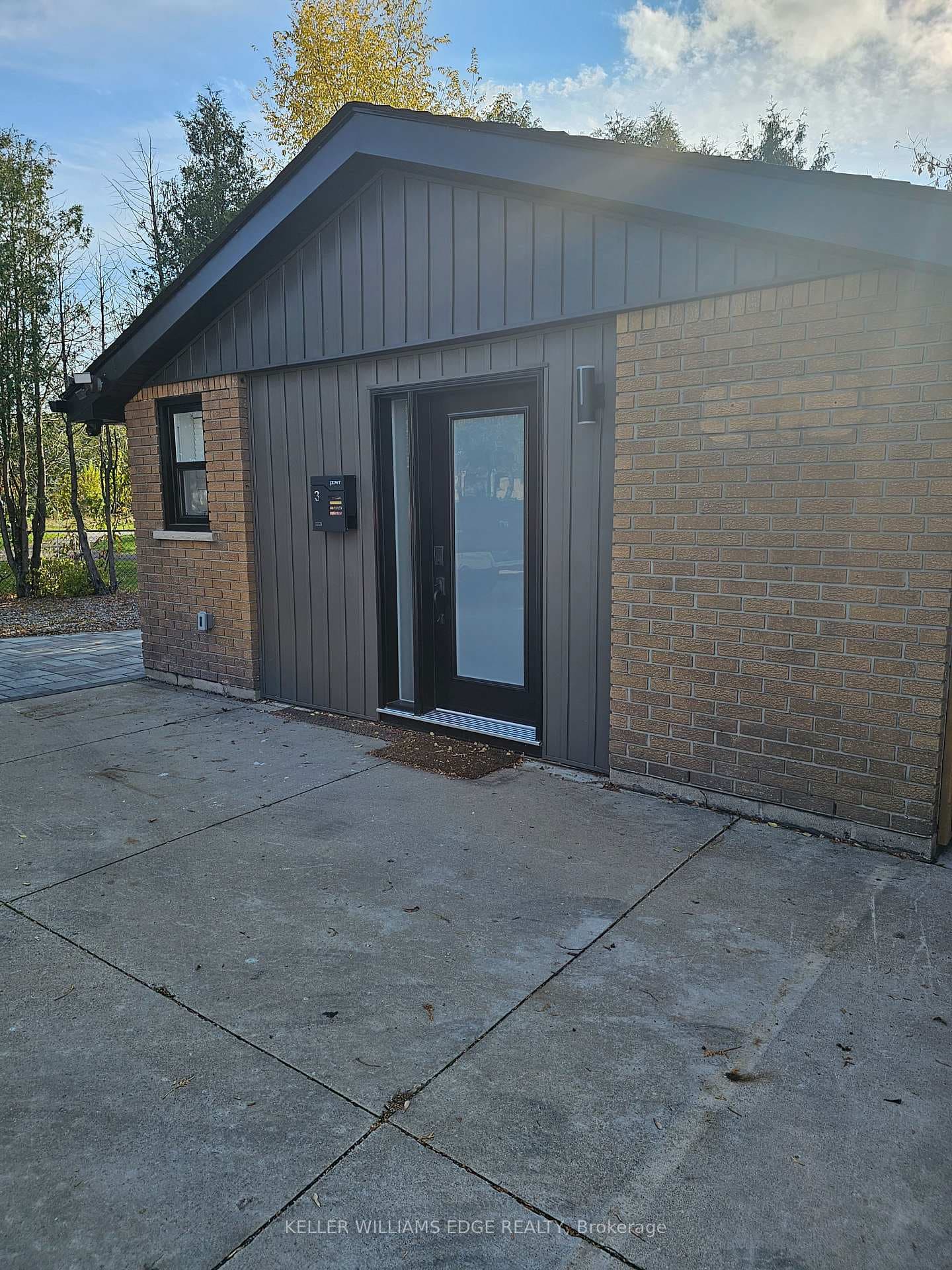 380 Melvin Avenue Unit 3 photo 1