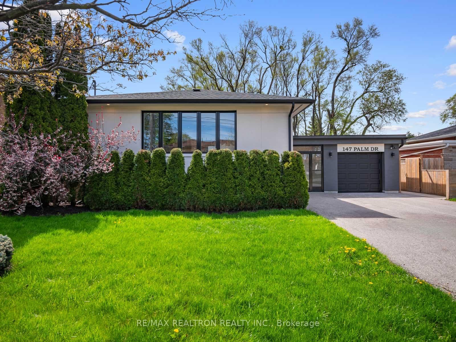 147 Palm Drive photo 3